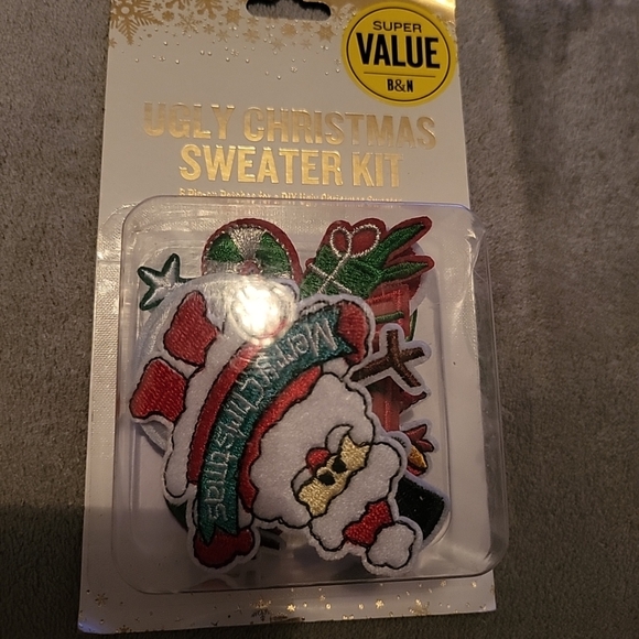 Ugly Christmas Sweater pins - Picture 3 of 4